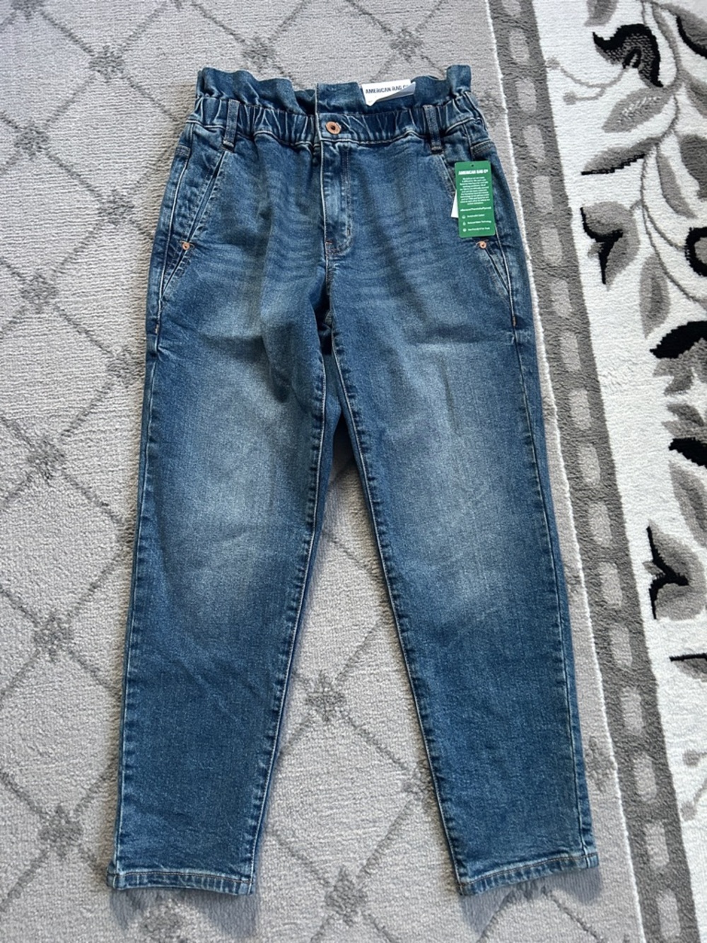 American Rag CIE Women's Sculpt Stretch Paperbag Waist Mom Jean